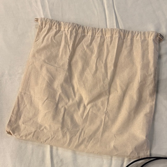 Tory Burch Elegant Black Designer Women's Bag - Picture 2 of 5